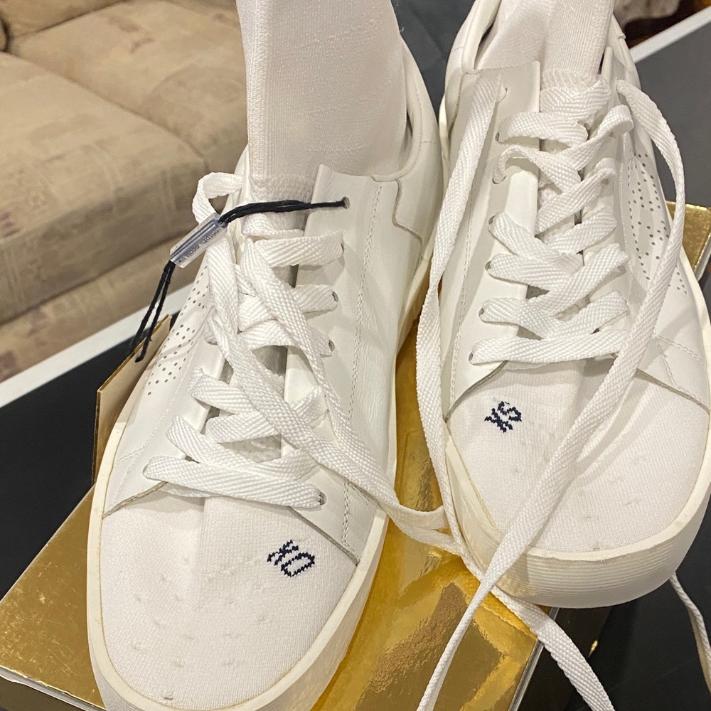Golden Goose Cream Sneakers with Gold Detail - Picture 5 of 12
